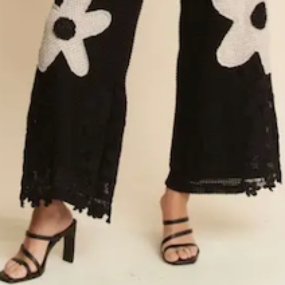 NEW Davi & Dani Waffle Knit Wide Leg Pants with Flower Patch & Lace Size L,M & S - Picture 4 of 15